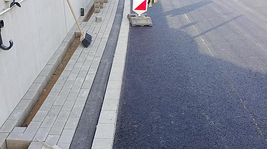 Straßen, Verkehrsflächen, Asphalt- und Pflasterarbeiten