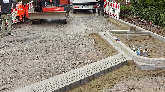 Straßen, Verkehrsflächen, Asphalt- und Pflasterarbeiten